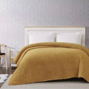 Brooklyn Loom Marshmallow Sherpa Bed Blanket Full/ Queen, Mustard Color Cozy 🔥